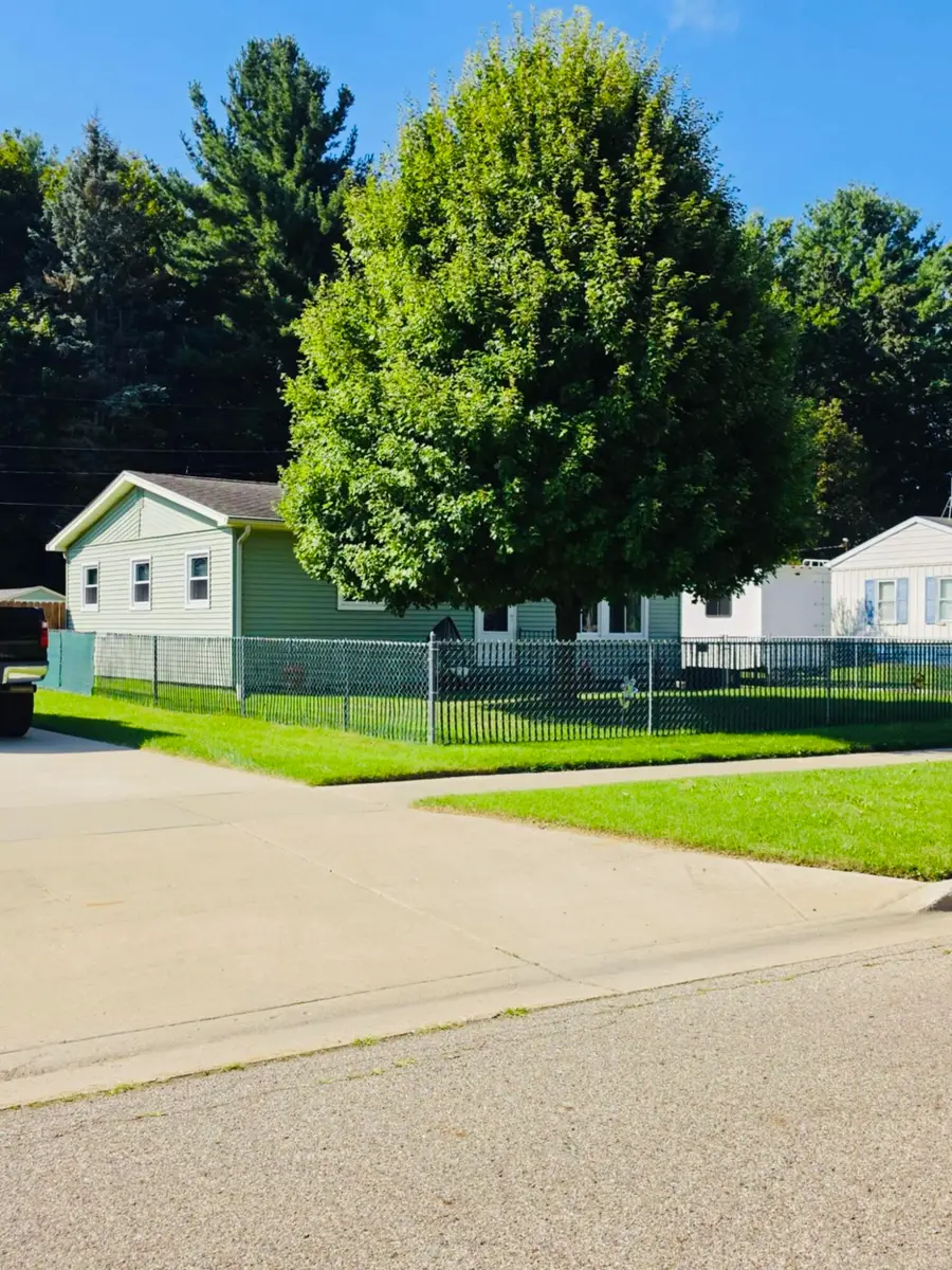 380 Cherry Street, Coloma, MI 49038 - #2