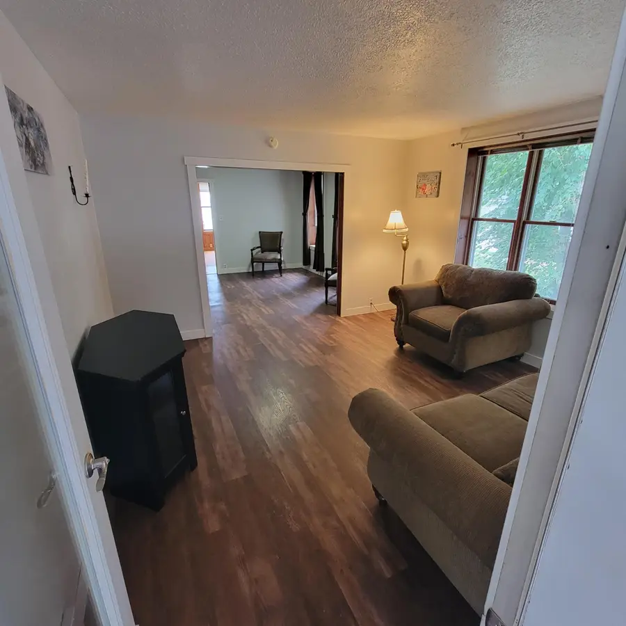 8 E Barton Street, Newaygo, MI 49337 - #3