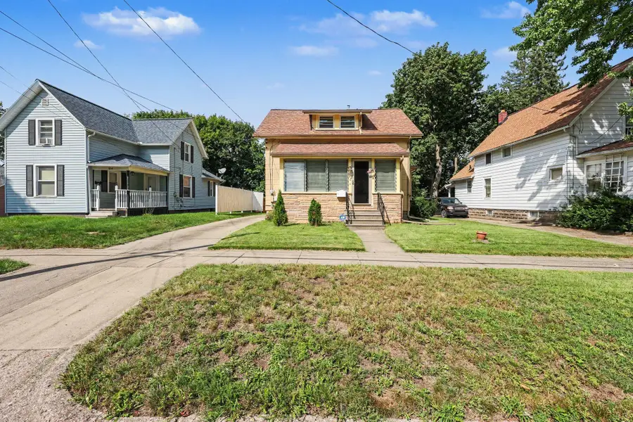182 W Mansion Street W, Jackson, MI 49203 - #2