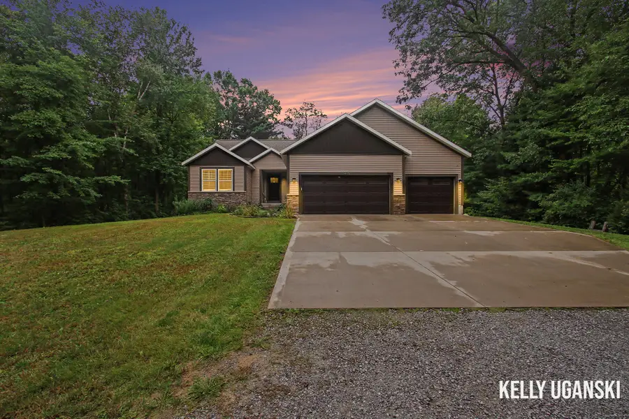 5445 Stringer Road, Fruitport, MI 49415 - #2
