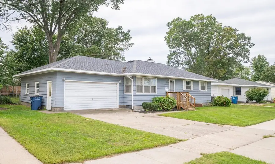 1355 W Broadway Avenue, Muskegon, MI 49441 - #3