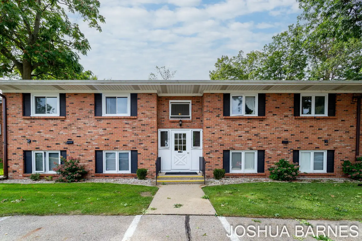 230 S State Street #29, Zeeland, MI 49464 - #1