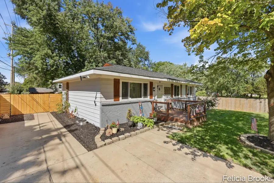 457 Parkside Avenue Nw, Grand Rapids, MI 49534 - #2