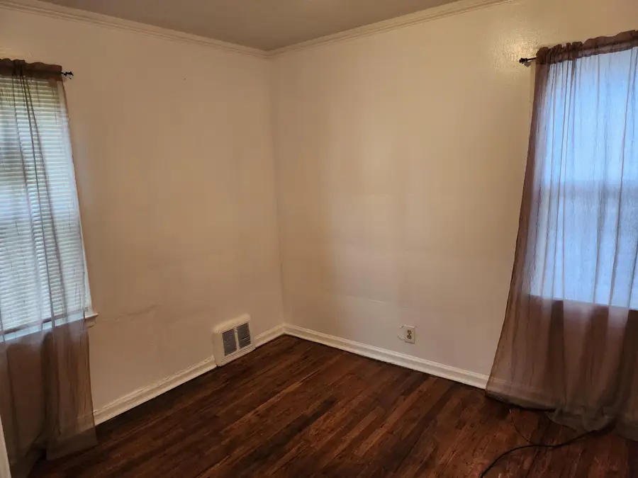 19212 Kingsville Street, Harper Woods, MI 48225 - #3