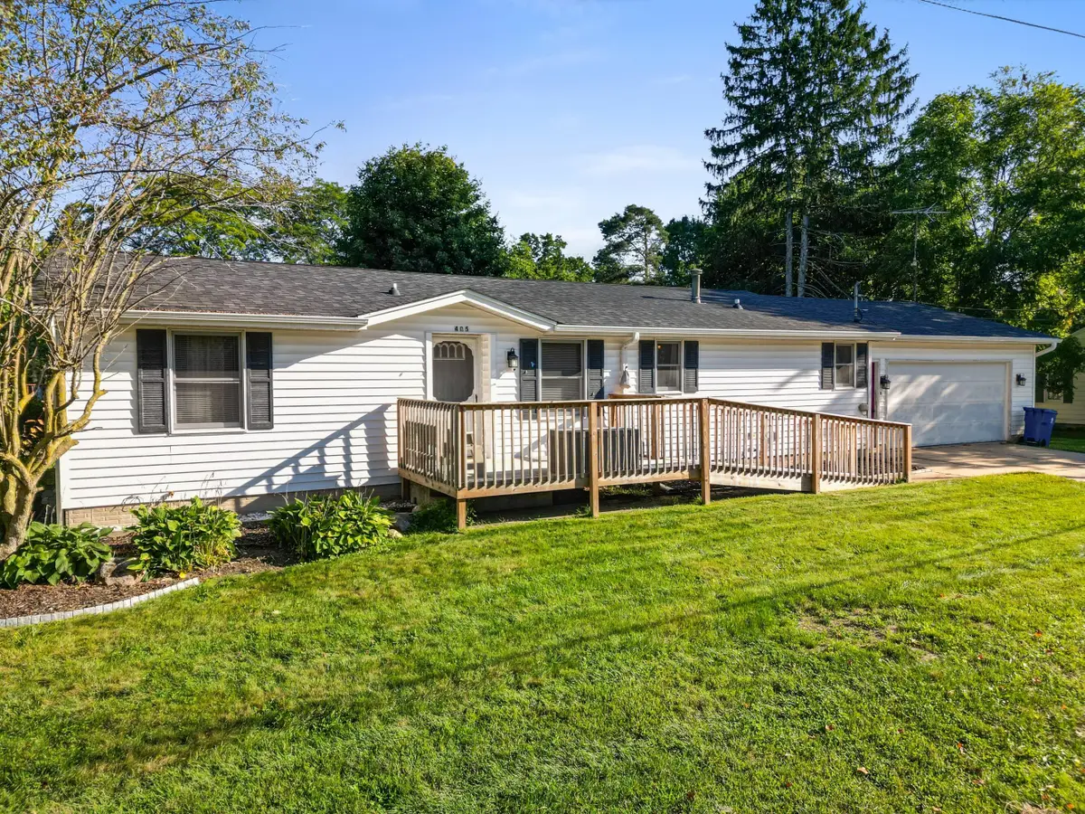 405 E Elm Street, Fremont, MI 49412 - #1