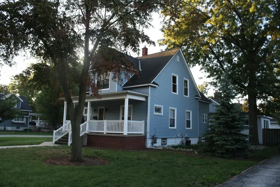 522 E Lincoln Avenue, Zeeland, MI 49464 - #2