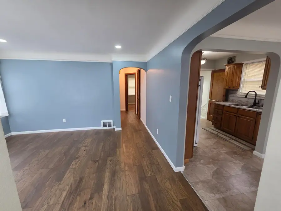 26722 W Chicago, Redford, MI 48239 - #3