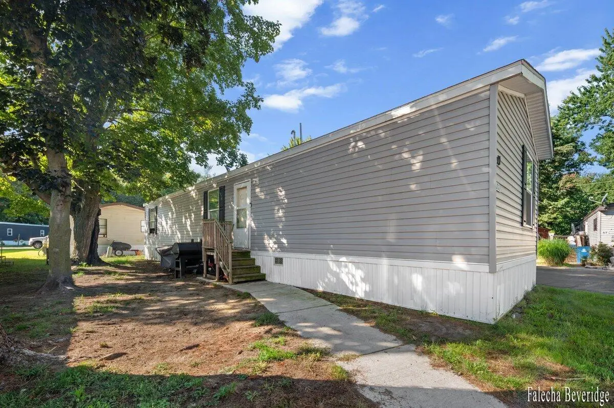 1281 E Pontaluna Road #101, Norton Shores, MI 49456 - #1