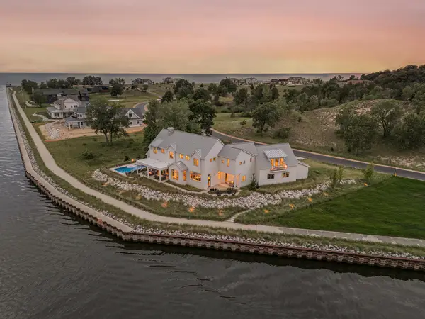 6736 Saugatuck Beach Road, Saugatuck, MI 49453