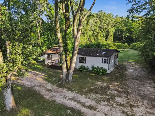 73664 26th Avenue, South Haven, MI 49090