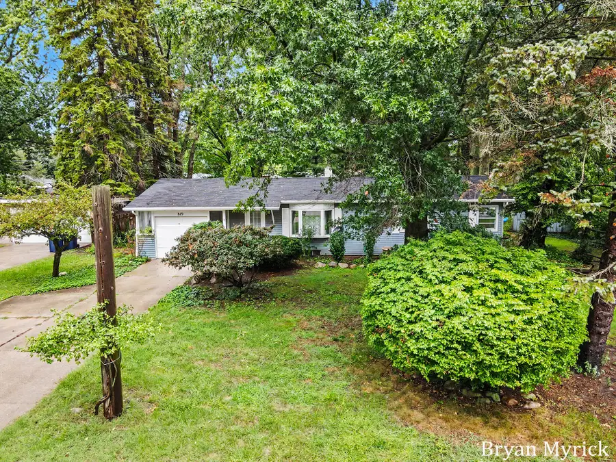 819 W 25th Street, Holland, MI 49423 - #3