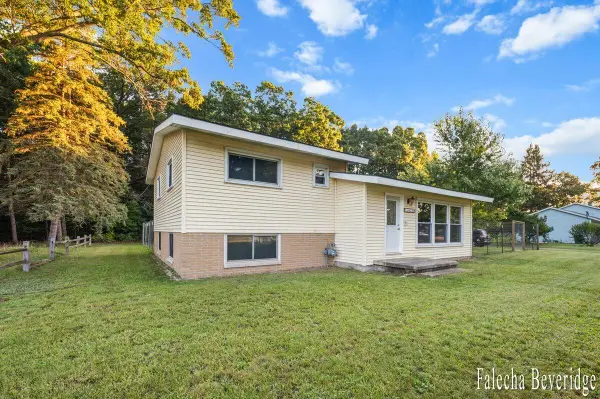 1624 W Giles Road, Muskegon, MI 49445