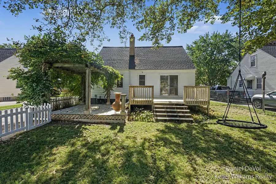 1243 NE Northlawn Street Ne, Grand Rapids, MI 49505 - #3