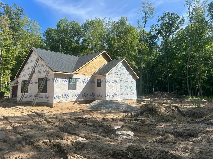 8410 E 98th Street, Howard City, MI 49329 - #3