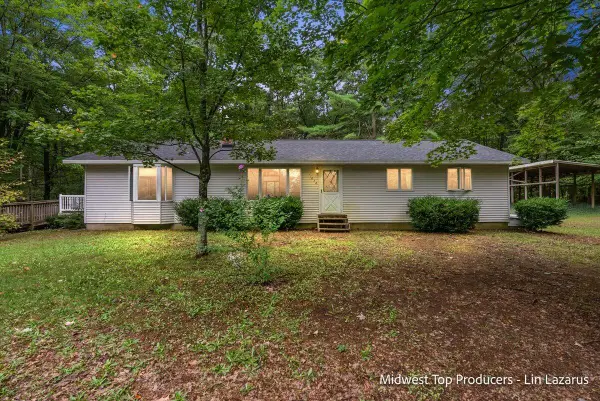 11032 Evergreen Street, Holton, MI 49425