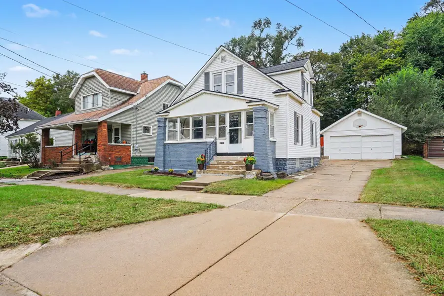 1537 Powers Avenue Nw, Grand Rapids, MI 49504 - #2