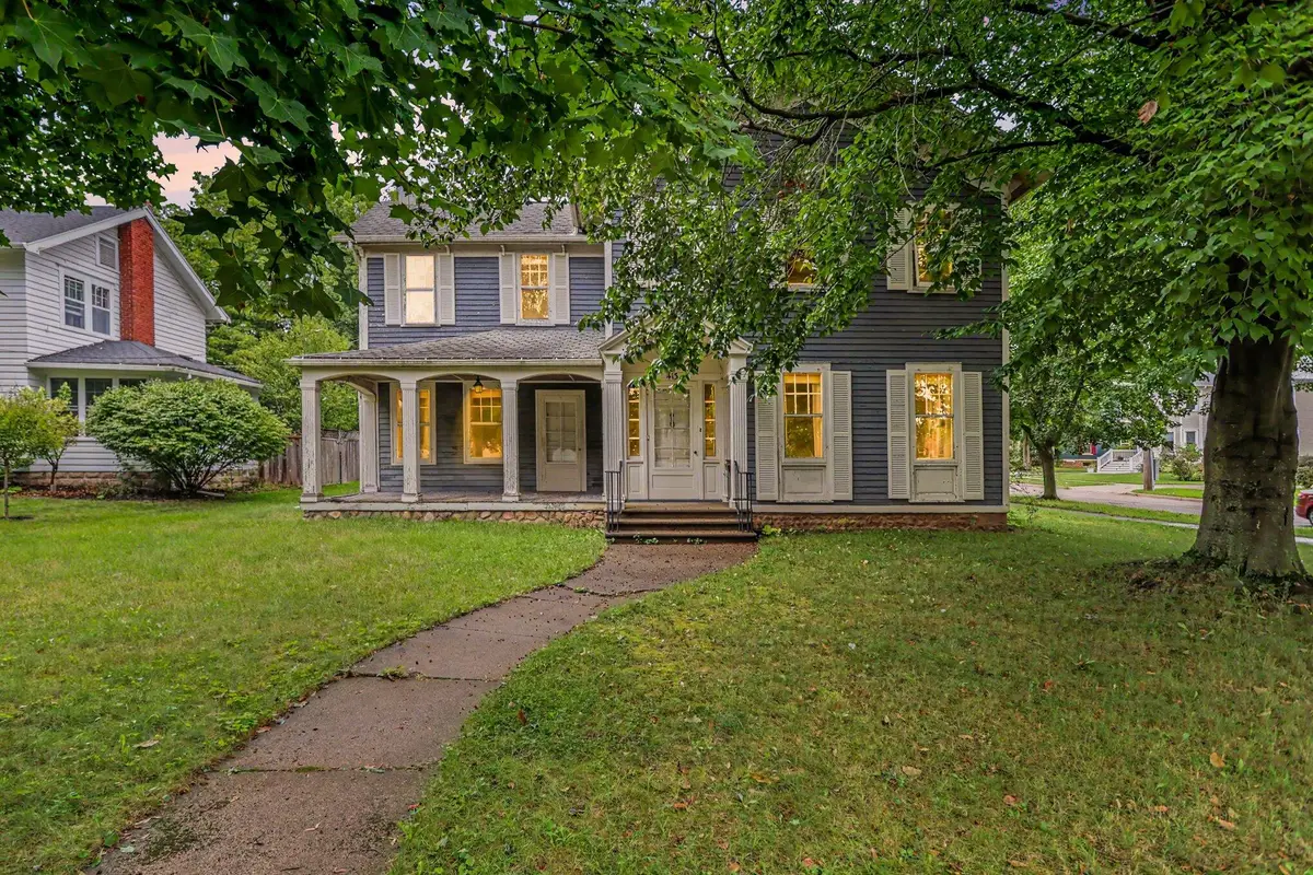 413 E Mansion Street, Marshall, MI 49068 - #1