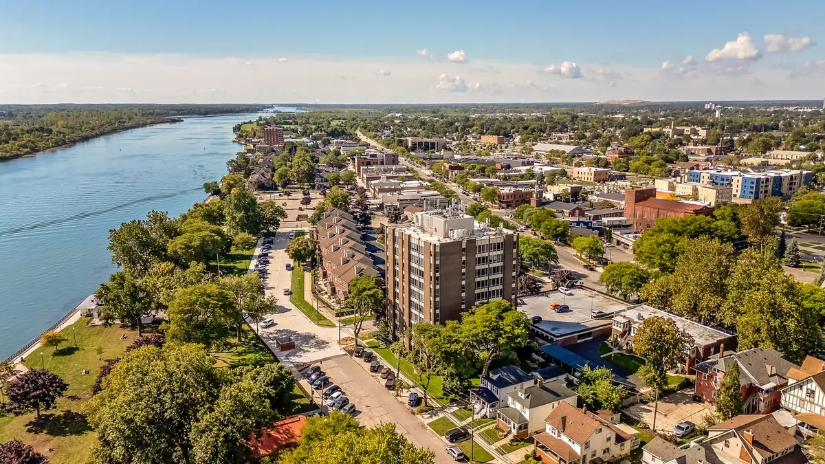 20 Chestnut #403 & 404, Wyandotte, MI 48192 - #1