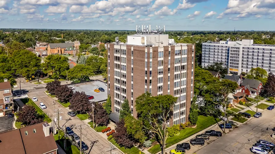 20 Chestnut #403 & 404, Wyandotte, MI 48192 - #2
