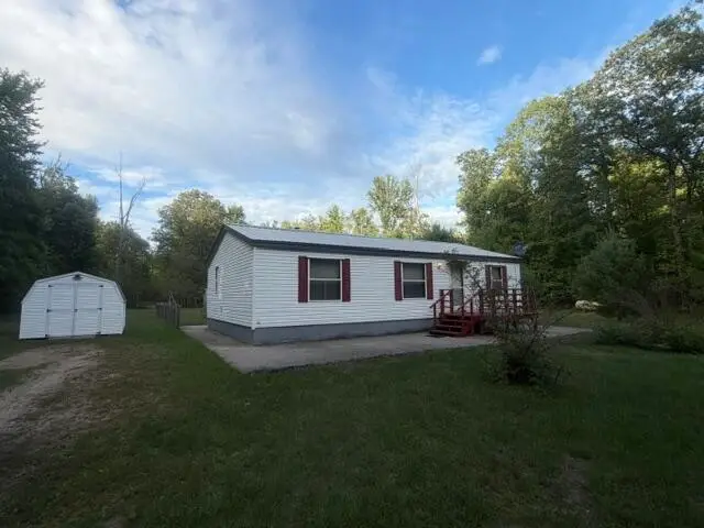 1505 E Van Buren Street, White Cloud, MI 49349 - #1
