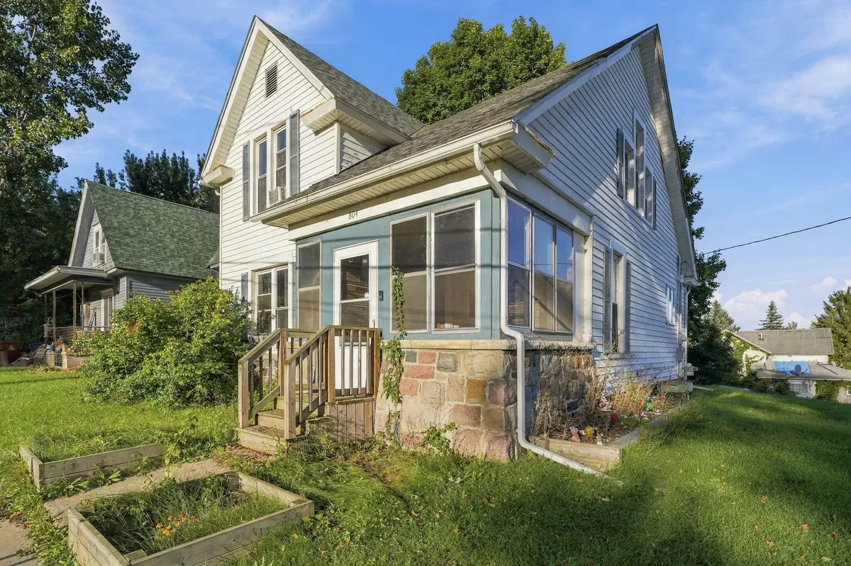 804 N Main Street, Nashville, MI 49073 - #1