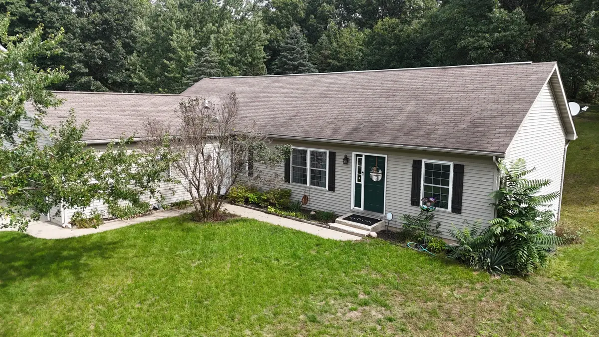 469 Country Meadows Drive Ne, Comstock Park, MI 49321 - #1