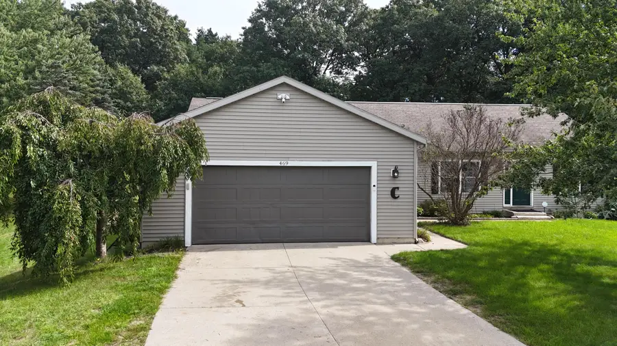 469 Country Meadows Drive Ne, Comstock Park, MI 49321 - #2