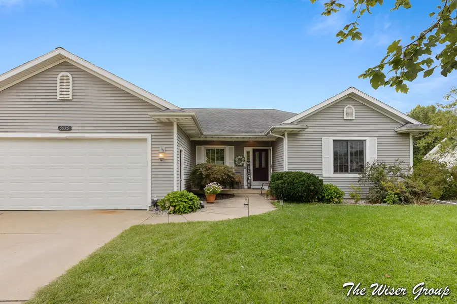 5595 Fieldstone Drive Sw, Wyoming, MI 49418 - #2