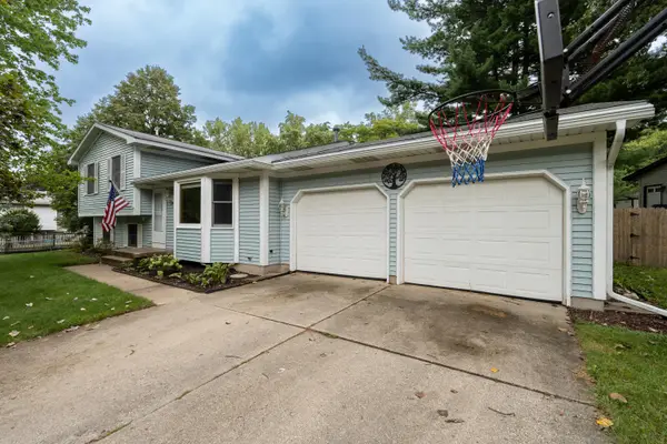 890 Gabrielle Court Ne, Grand Rapids, MI 49505