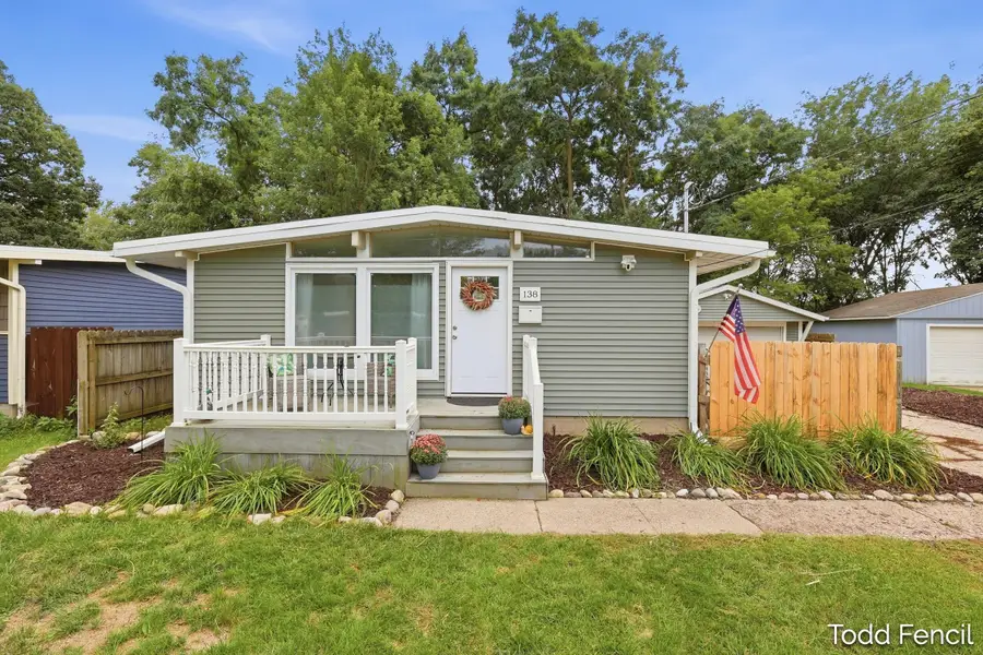 138 Highland Drive Ne, Rockford, MI 49341 - #2