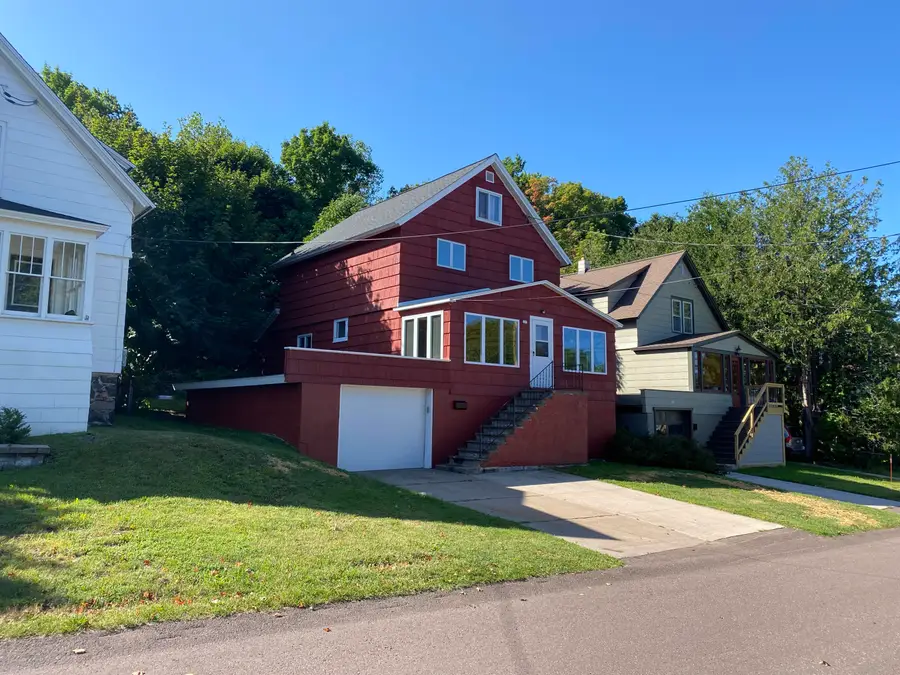 307 Calverley Avenue, Houghton, MI 49931 - #2