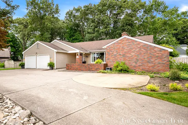 1160 Harbor Point Drive, Muskegon, MI 49441
