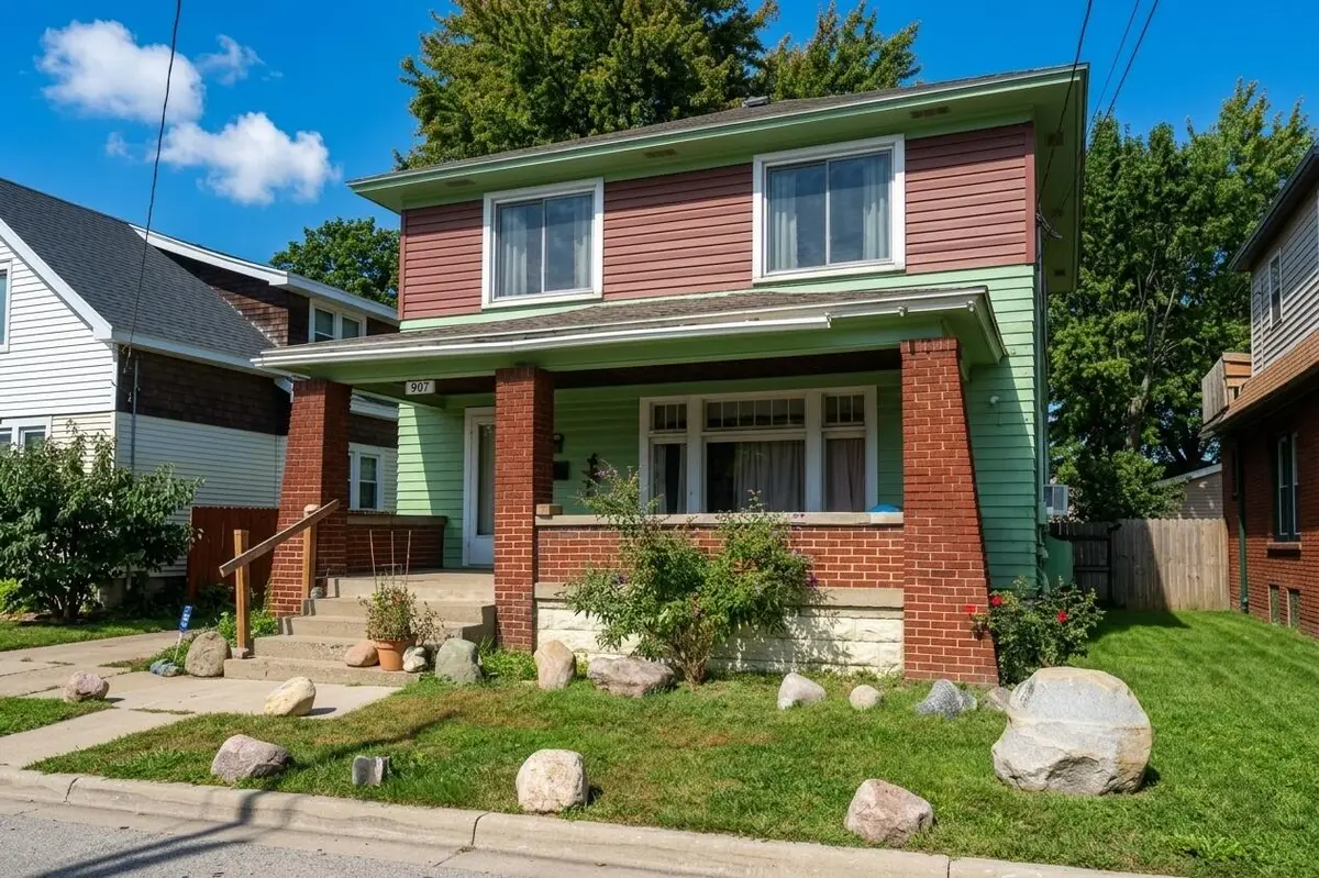 907 Burton Street Sw, Wyoming, MI 49509 - #1