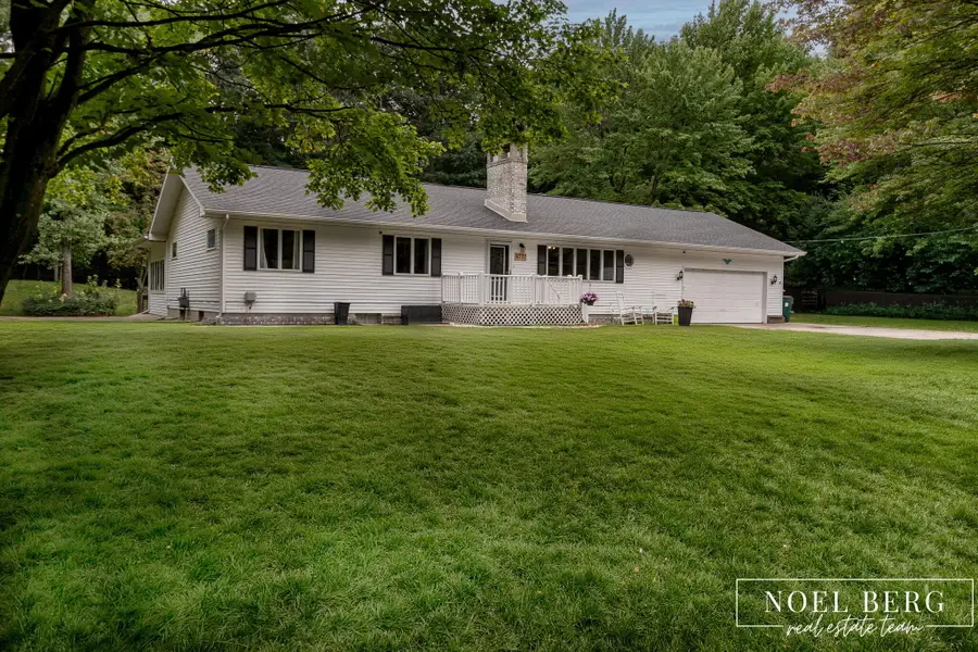 4737 W Giles Road, Muskegon, MI 49445 - #2
