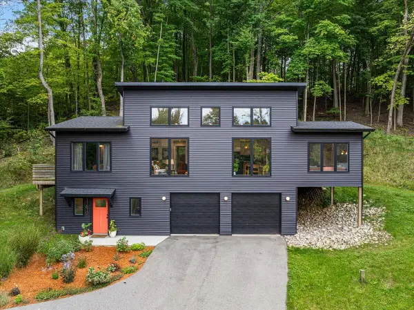 11610 Grand River Drive Se, Lowell, MI 49331