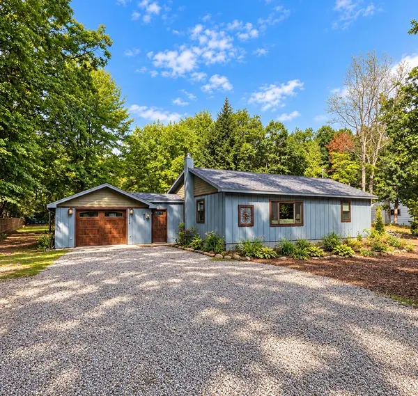 5274 Karlin Road, Interlochen, MI 49643