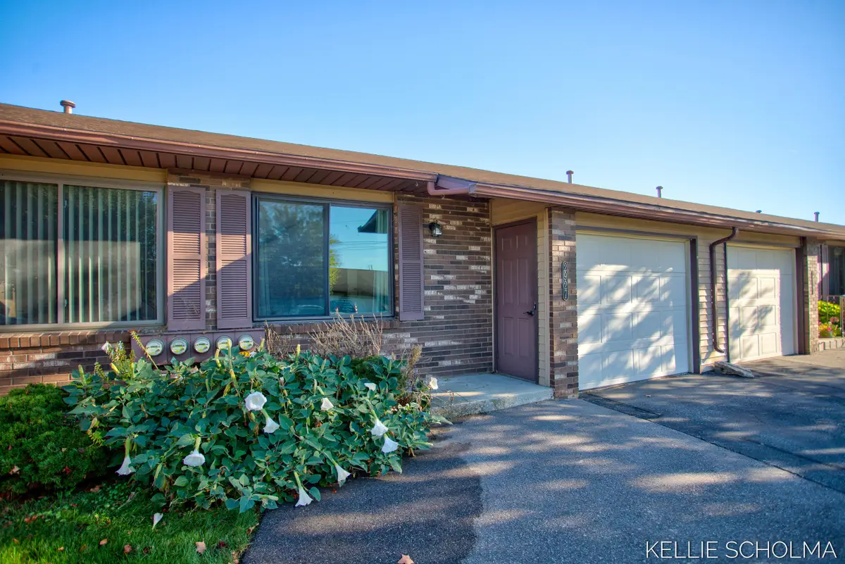 2927 Porter Court Sw, Grandville, MI 49418 - #1