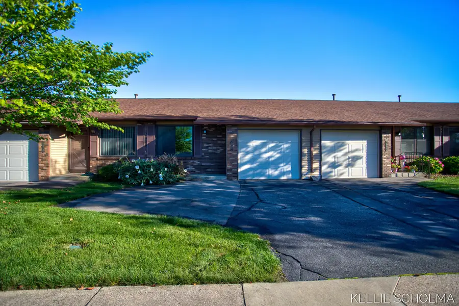 2927 Porter Court Sw, Grandville, MI 49418 - #2