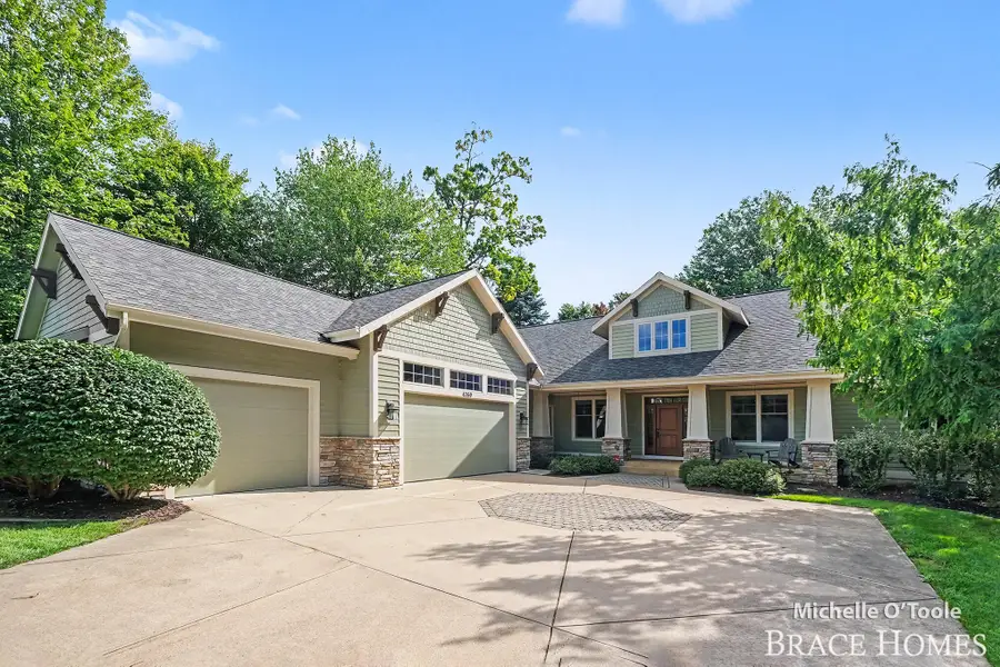 4260 S Oak Pointe Court Ne, Grand Rapids, MI 49525 - #3