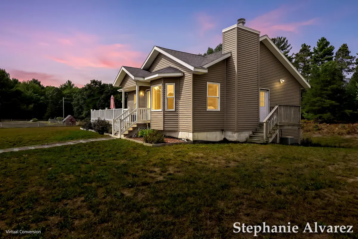 8616 S 72nd Avenue, Montague, MI 49437 - #1