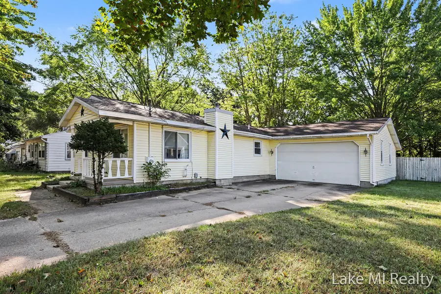 102 Sluyter Street Se, Kentwood, MI 49548 - #2