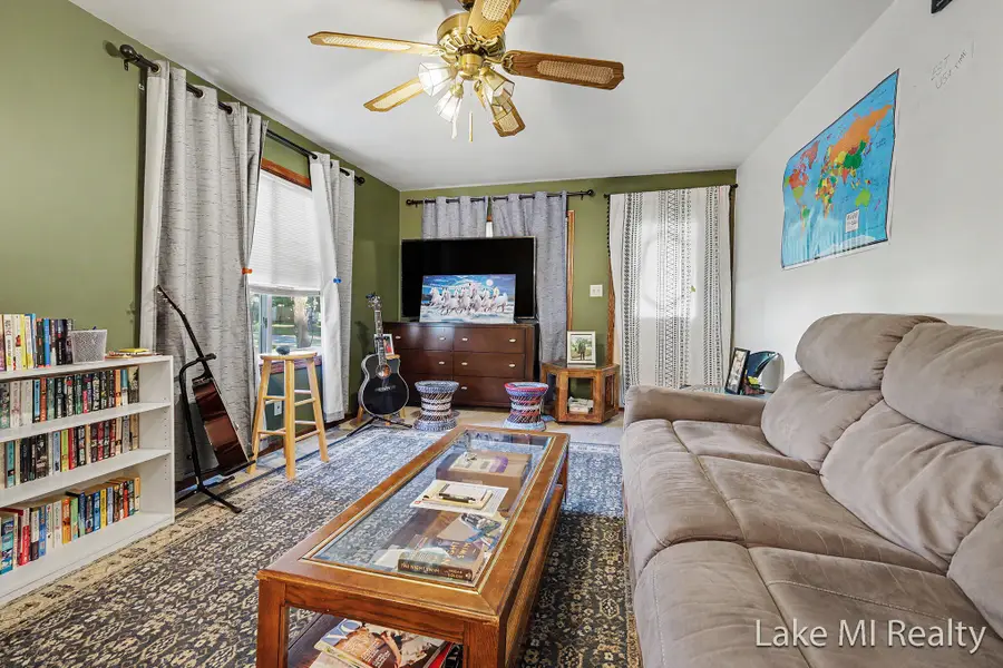 102 Sluyter Street Se, Kentwood, MI 49548 - #3