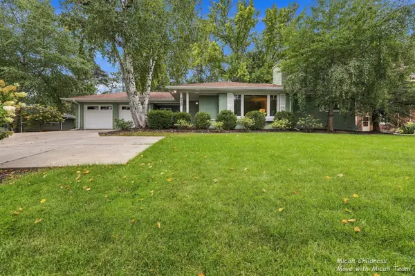 2730 Robinson Road Se, Grand Rapids, MI 49506