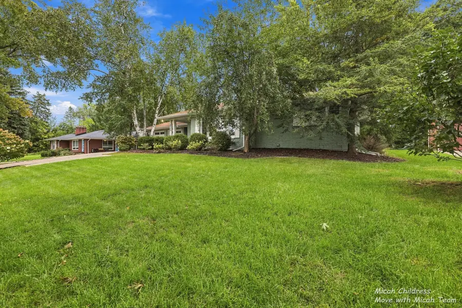 2730 Robinson Road Se, Grand Rapids, MI 49506 - #2