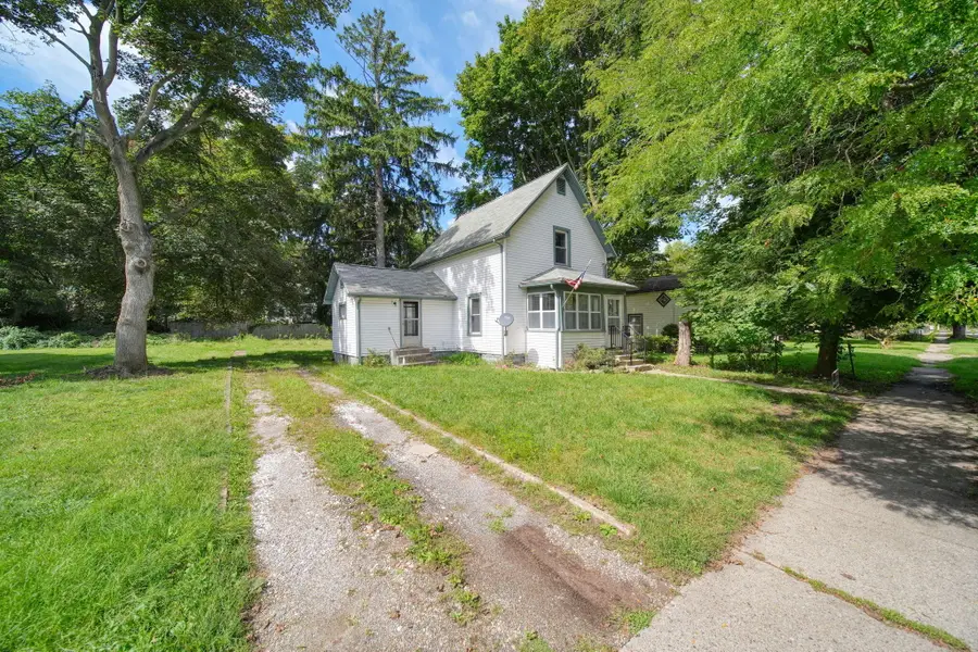 718 N Blackstone Street, Jackson, MI 49202 - #2