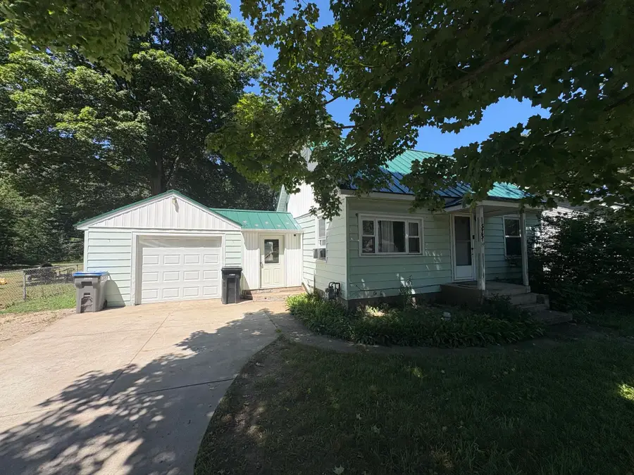 575 S Wolf Lake Road, Muskegon, MI 49442 - #2