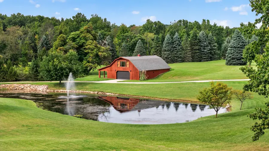 6831 Price Lake Drive N, Jackson, MI 49201 - #3