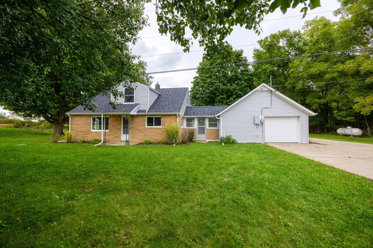 1867 E Fitchburg Road, Stockbridge, MI 49285 - #1