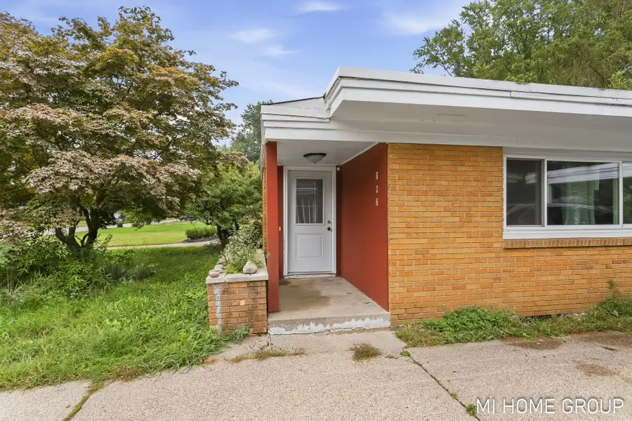 828 W 24th Street, Holland, MI 49423 - #2
