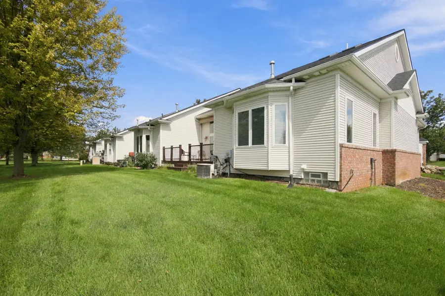 10176 Clarkshire Court, South Lyon, MI 48178 - #2